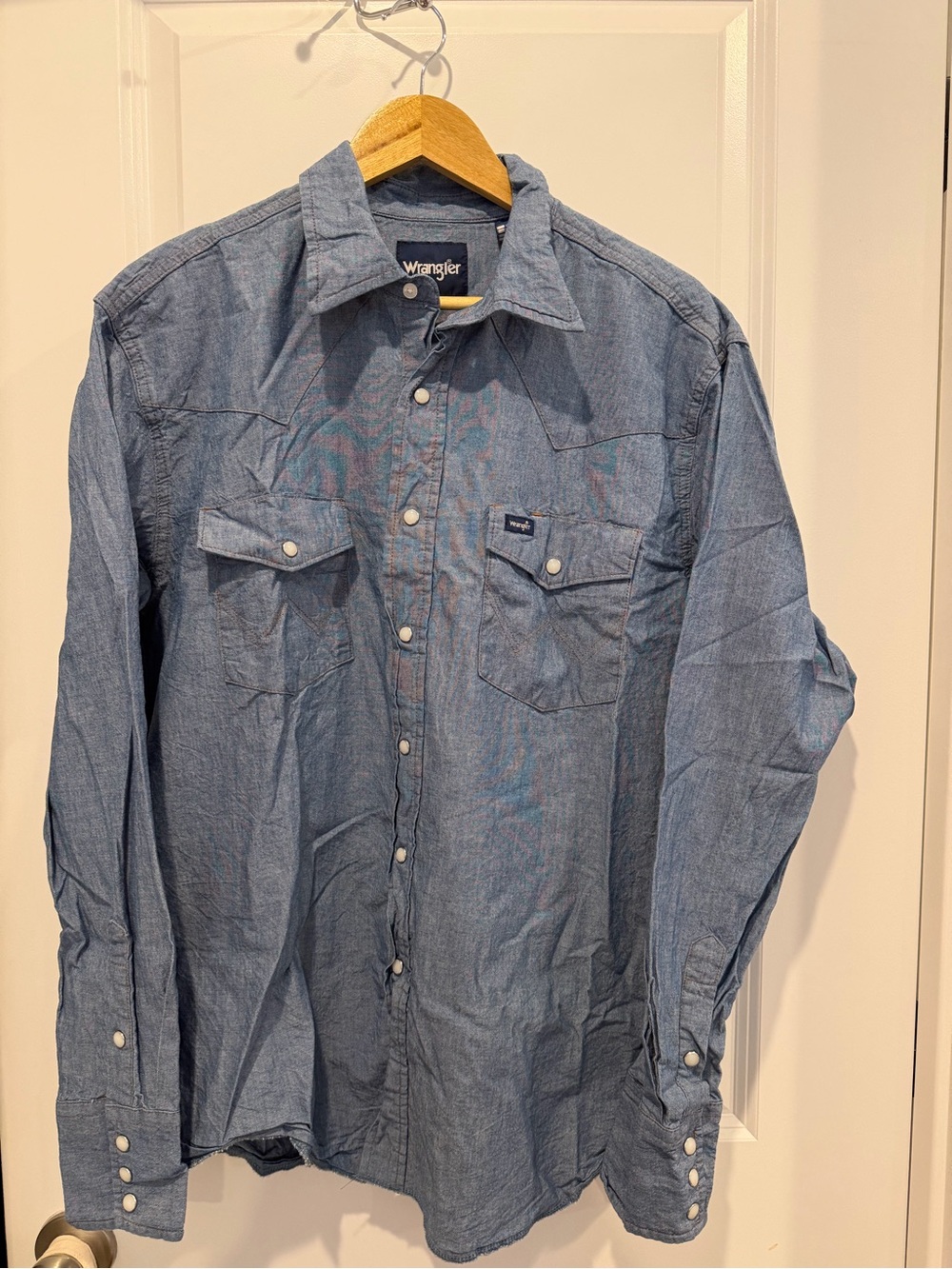 WRANGLER COWBOY CUT® LONG SLEEVE WESTERN SNAP CHAMBRAY WORK SHIRT